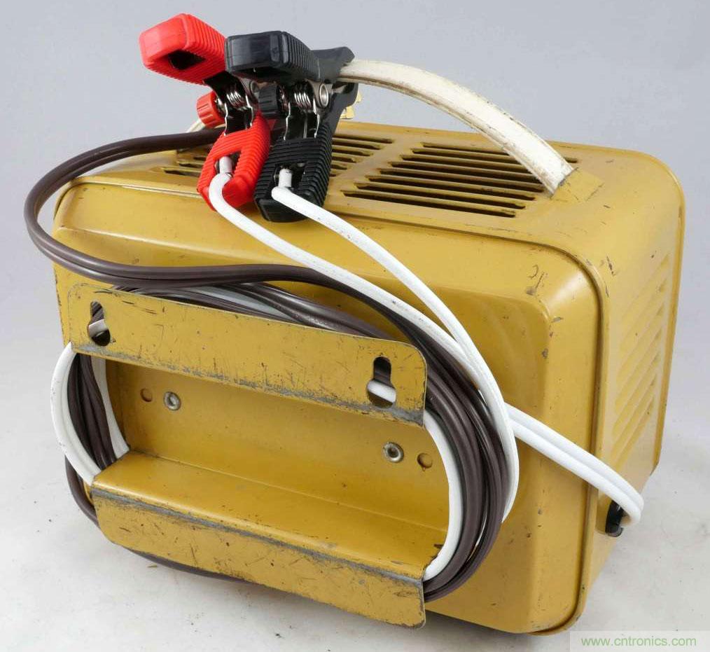 Sears_6_amp_battery_charger_F14