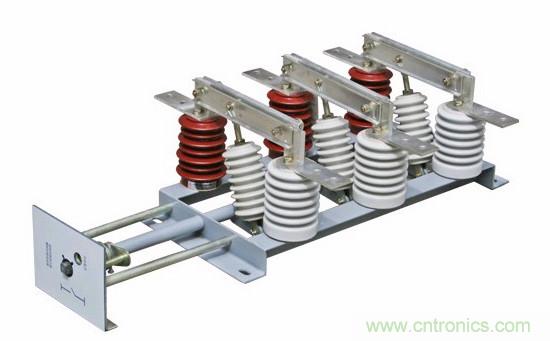 高壓斷路器的操作結(jié)構(gòu)有哪幾種？和隔離開關(guān)有什么區(qū)別？